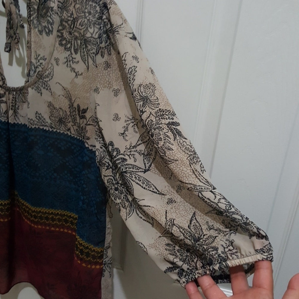 blouse - Picture 5 of 5
